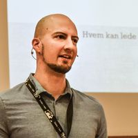 Andreas Ursin Hellebust的照片