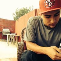 Victor Erives Jr.的照片