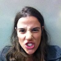 ellie goury的照片