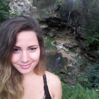 Eszter Sándor's Photo