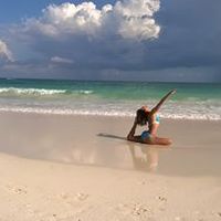 Liz G.Alcocer的照片