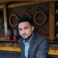 Akiya Godolyas's Photo