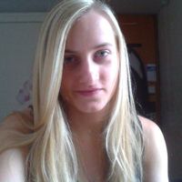 Emese Bartha的照片