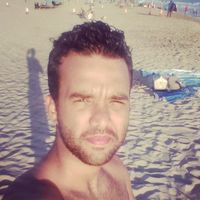 Adrian Rojas的照片