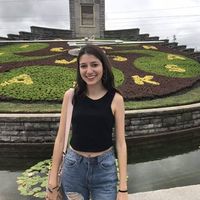 Karen Ayala的照片