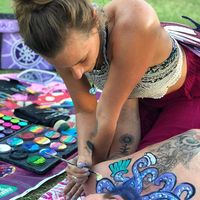 Jake Bridges的照片