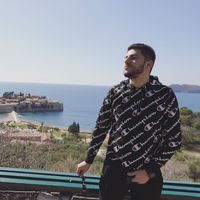 Arlind Repishti的照片