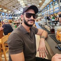 Karan Bhatia的照片