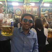 Övünç Sezer的照片