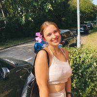 Anna Karsai的照片