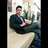 Makram Malek的照片