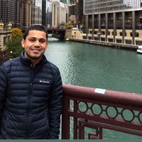 Ömer Avican的照片