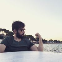 Comert Mert的照片