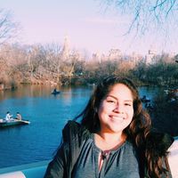 Andrea Calderon的照片