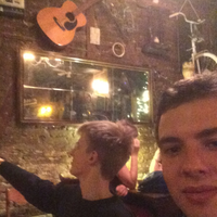 Alexander Burdett的照片