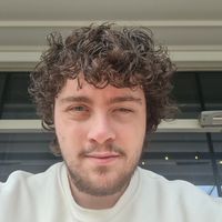 Burak Ozbilen的照片