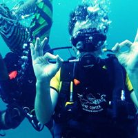 Alazter Strong的照片