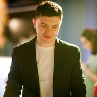 Антон Гауф的照片