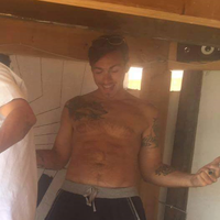 Robynsong Bone的照片