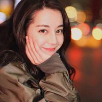 not ruoi duoi mat phai的照片