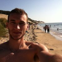 Yannis Madini的照片