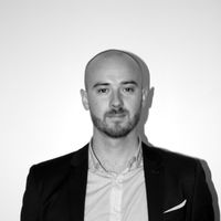 Guerlain Lucas的照片