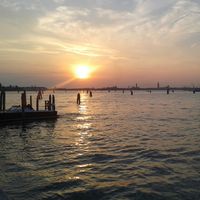 E E's Photo