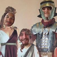 Adam Hughes的照片