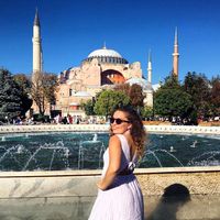 Dilara Kucuk的照片