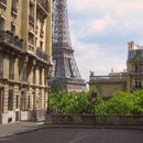 Go for a walk around Eiffel Tower's picture