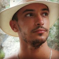 Fotos de Yanis Oumessad