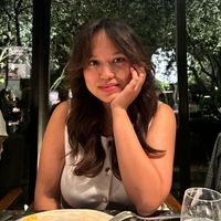 Aruzhan Yestemes的照片