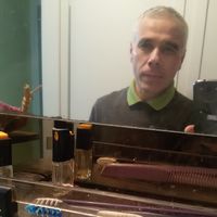 SHAHRIYAR FARHANG的照片