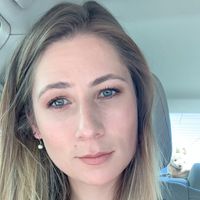 Zoe Anastassiou的照片