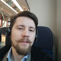 Aliaksei Yeutukhou的照片