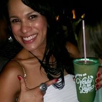 Aletuza Alves的照片