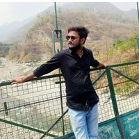 Le foto di Divey Bansal