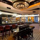 Nightlife in English - Exploring Bars's picture