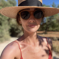 Emilie Delzescaux Short的照片