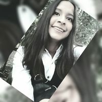 Angiie Alfaro的照片