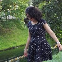 Sabrina Amrouche的照片