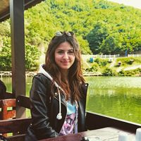 Beste Ozalevli的照片