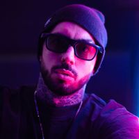 Anton Mikhalov的照片