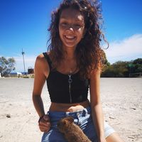 Emeline Miel的照片