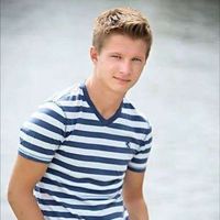 Alec Englander的照片