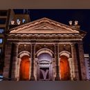 Escribiendo en la biblioteca. 's picture