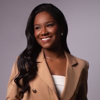 Monique Ribeiro's Photo