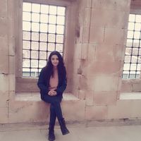 Kübra Öztürk的照片