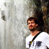 Julian Vogel的照片