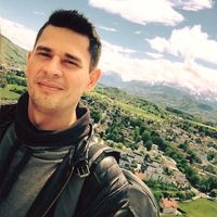 Maksym Dotsenko的照片